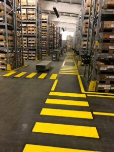 Bodenmarkierungen im Lager